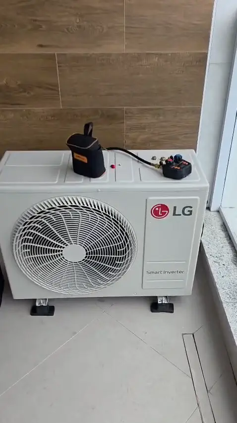 Condensadora LG em manutenção preventiva realizada pela LR Refrigeração